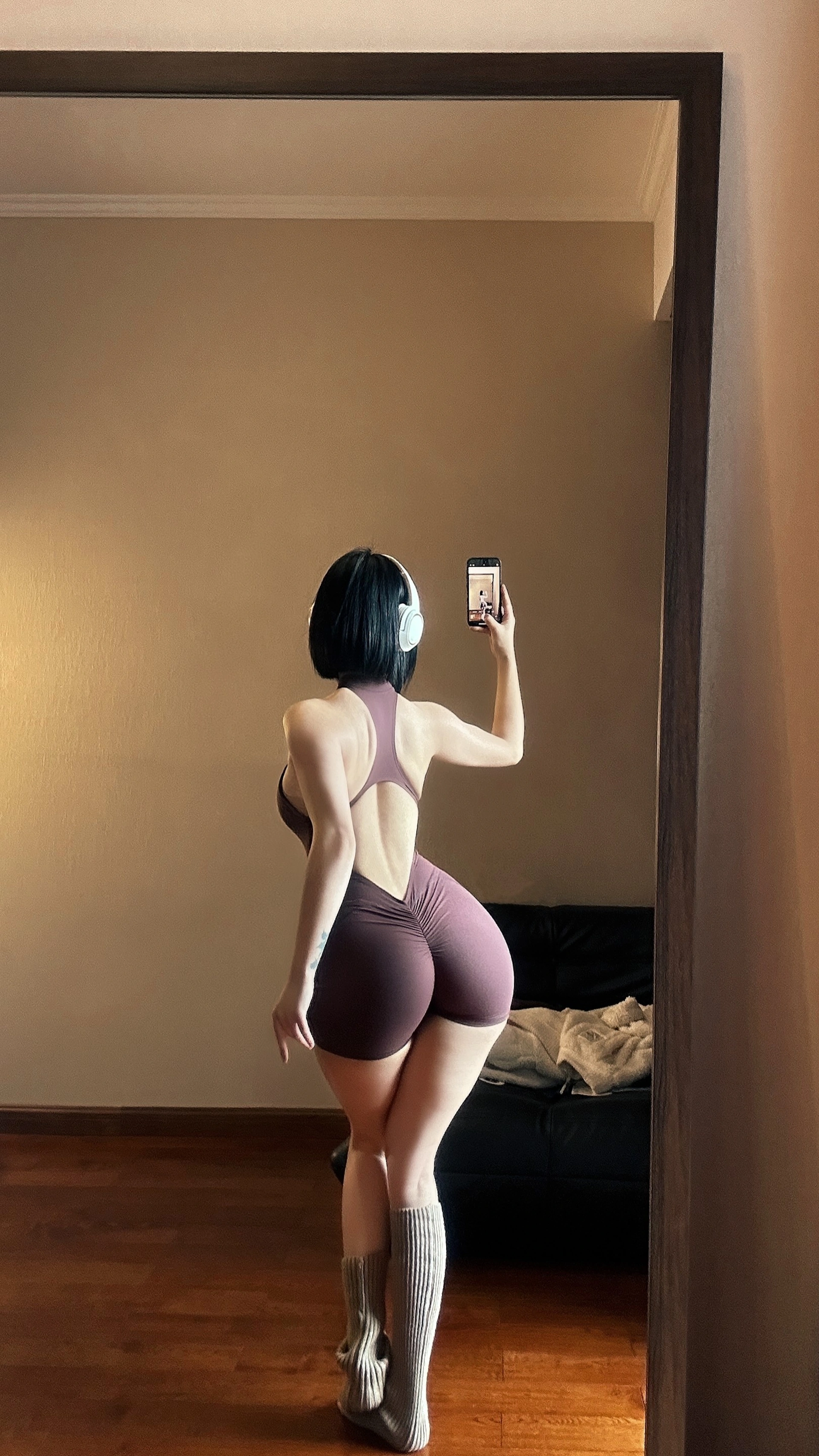 俏妞qiaoniuTT – NO.116 超短瑜伽 1