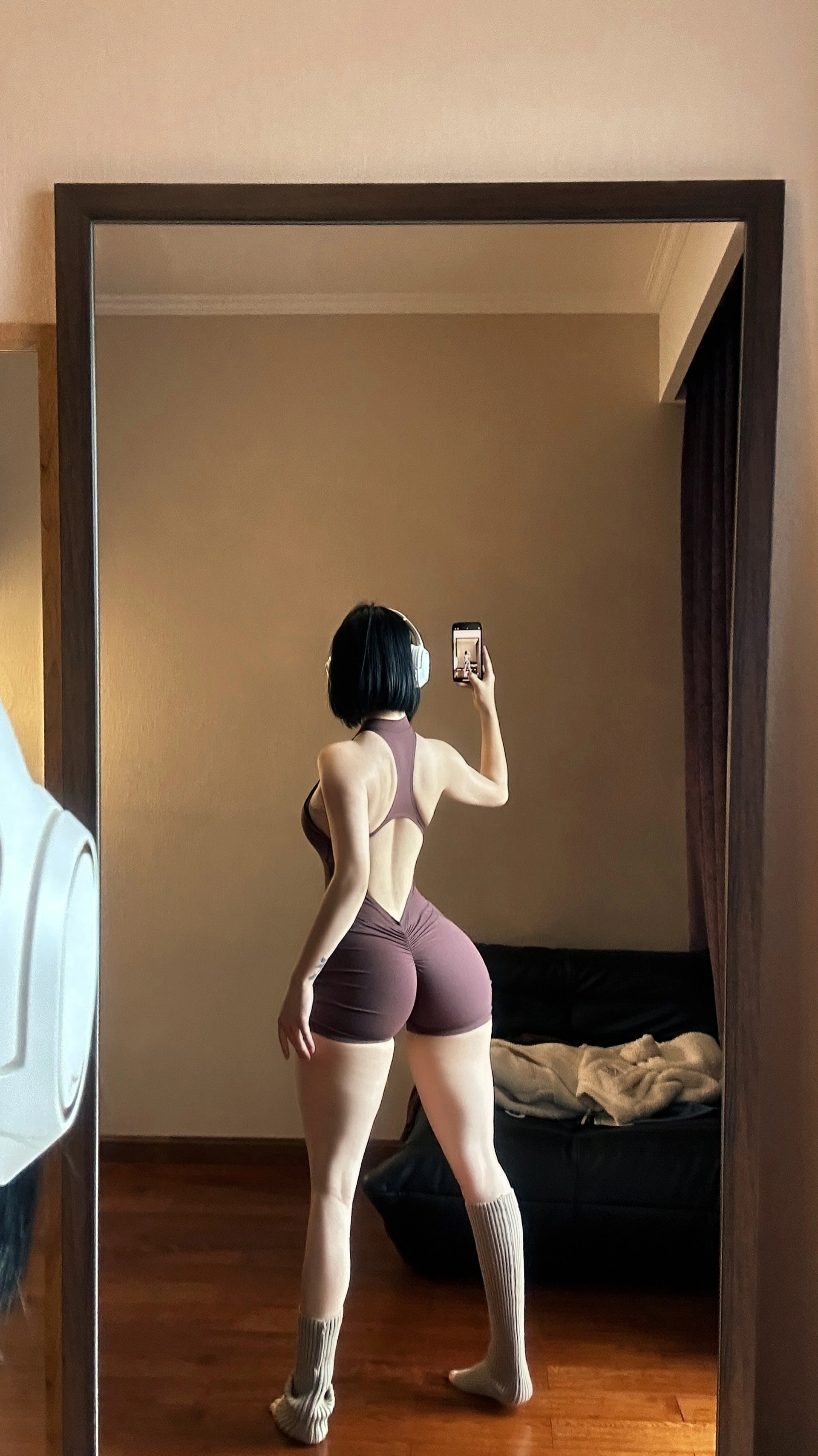 俏妞qiaoniuTT – NO.116 超短瑜伽 2
